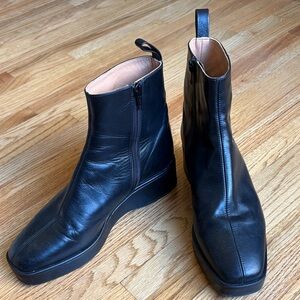 LoQ size 38 black leather moto boots